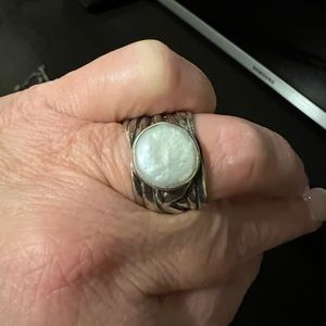 Silpada size 6 sterling silver pearl ring